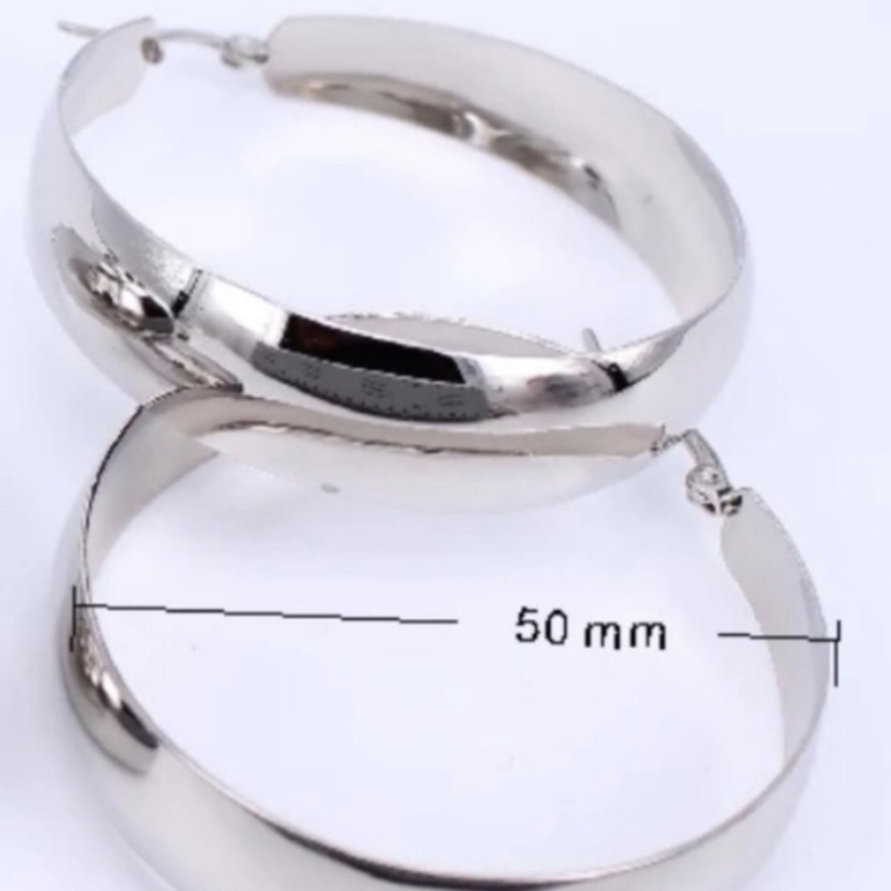 18K White Gold 2” Round Chunky hoop earrings - Picture 4 of 4